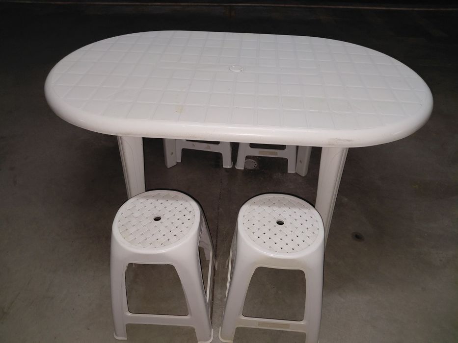 Mesa/cadeiras/bancos jardim