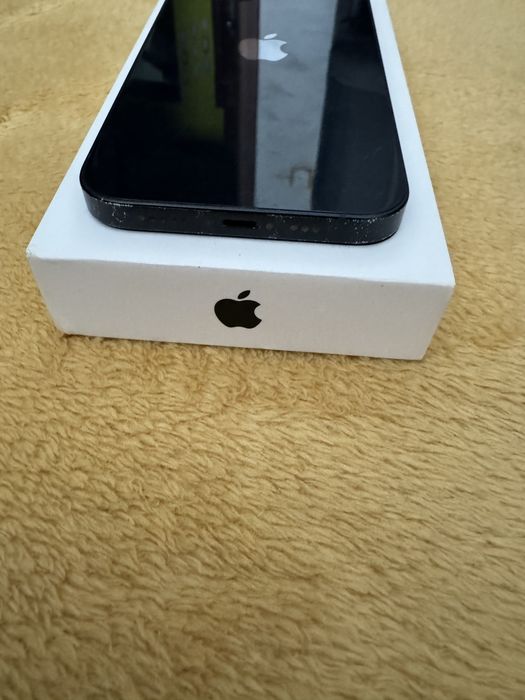 Iphone 13 Granatowy .