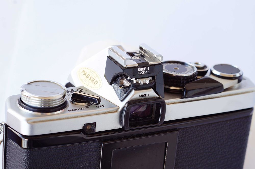 Aparat Olympus OM-2n z problemem
