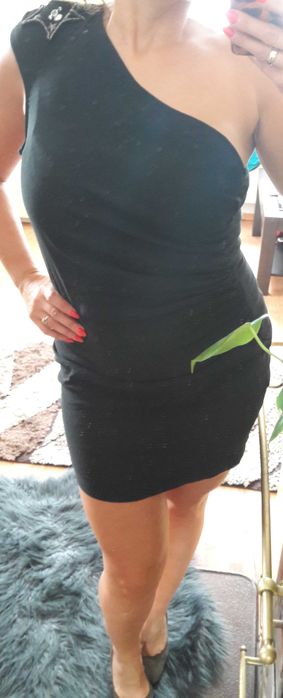 Czarna sukienka na jedno ramie TRF M/L z marszczeniami