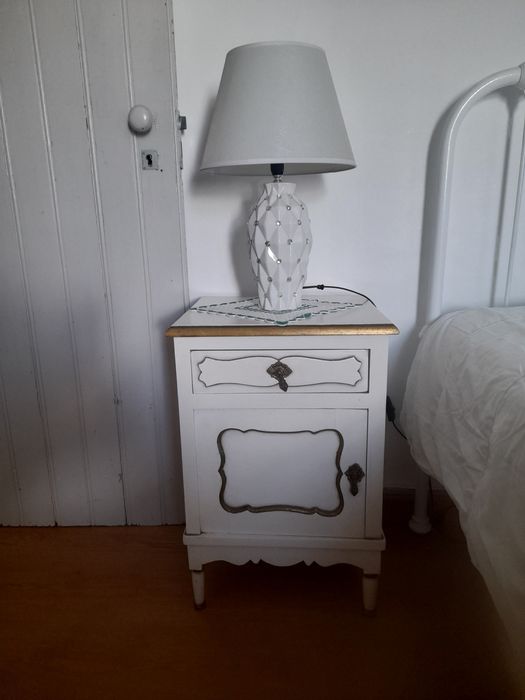 Mesa de cabeceira