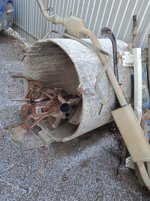 Метал рельса  циліндрична форма