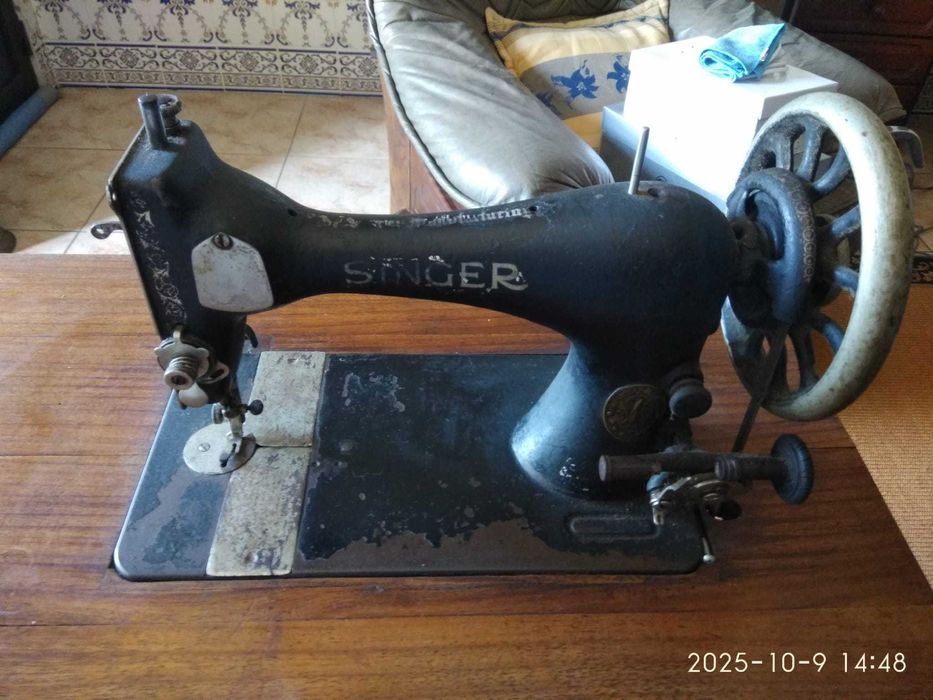 Maquina de costurar antiga singer