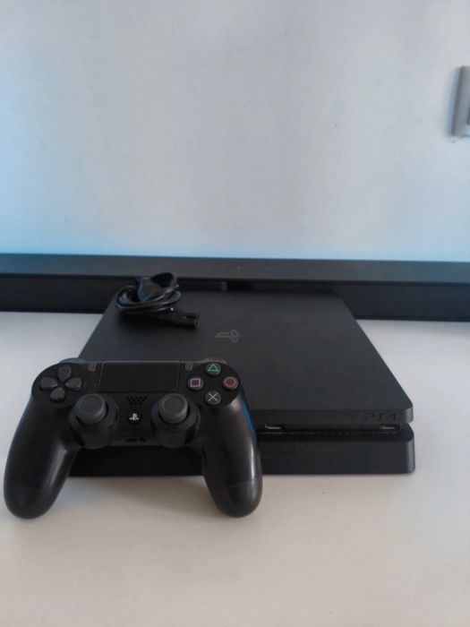 Ps4 Slim 1Tb com comando e cabos originais