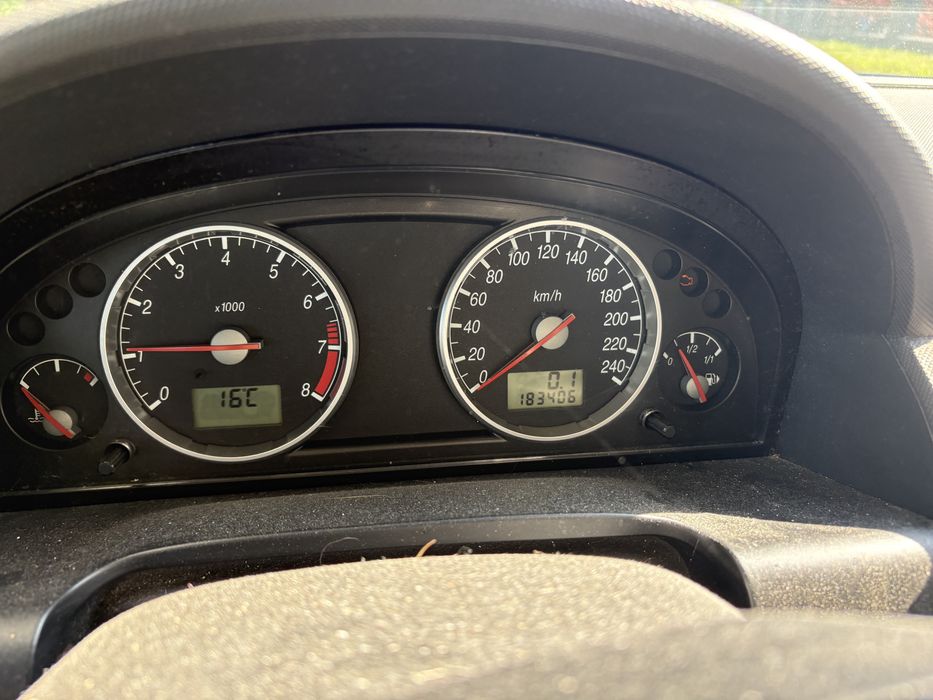 Ford mondeo 1.8 bezyna  z niemiec 2003r.