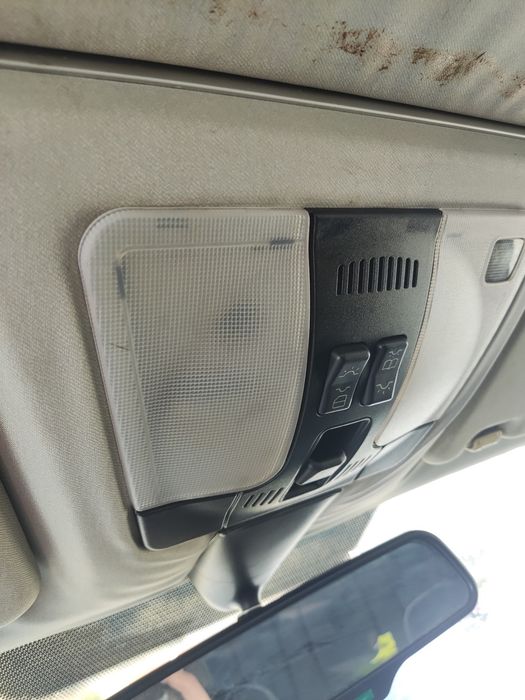 Mercedes c180 de 95. Falta o 3º pistão