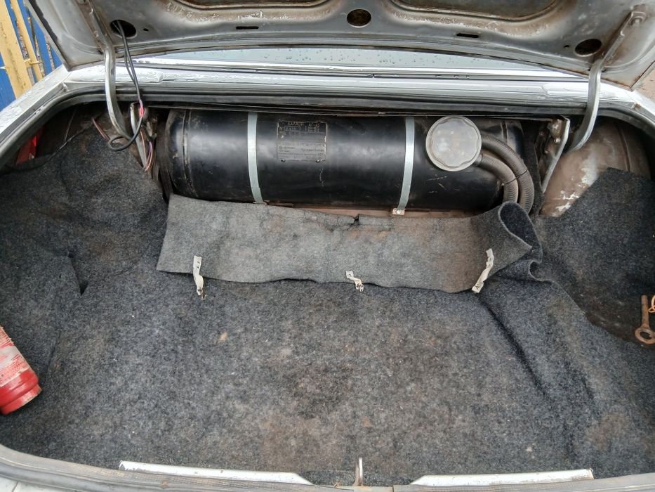 Газ-Волга 31105.