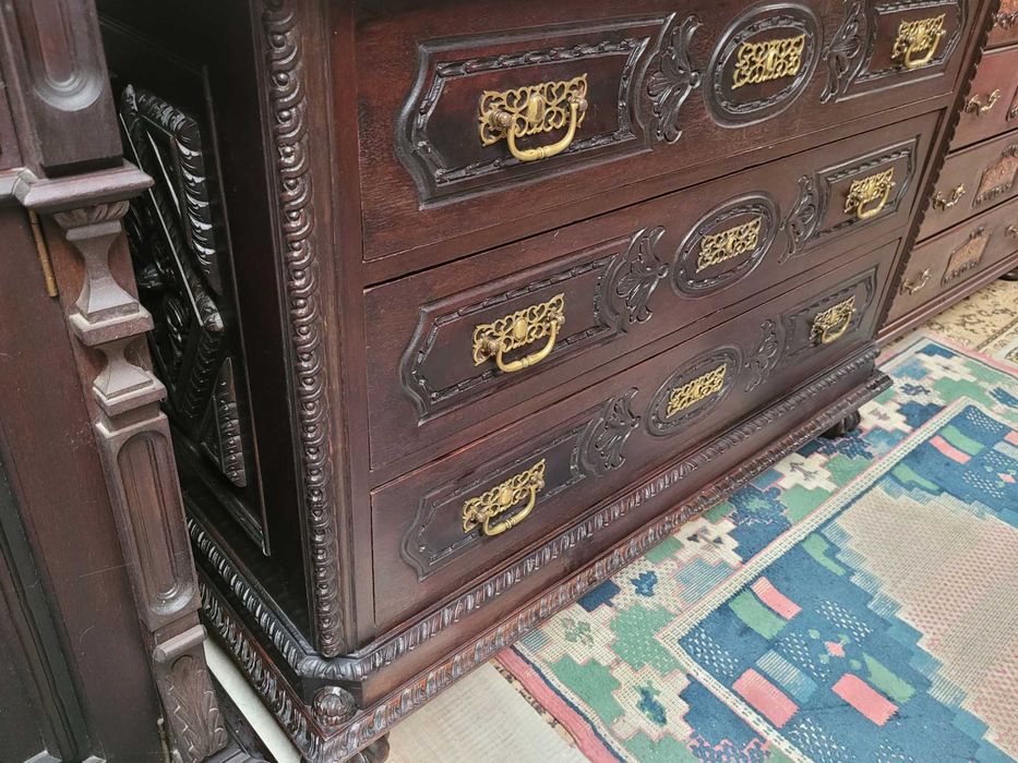 Cómoda antiga em madeira maciça - Muito bom estado geral