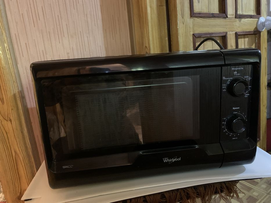Микроволновка мікрохвильовка Whirlpool