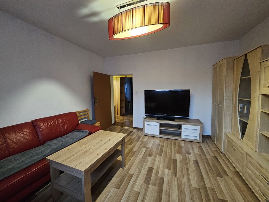 Wynajmę 2 pokojowe mieszkanie w centrum