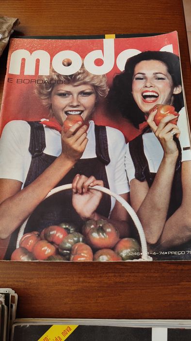Varias revistas modas & bordados desde 68 a 74