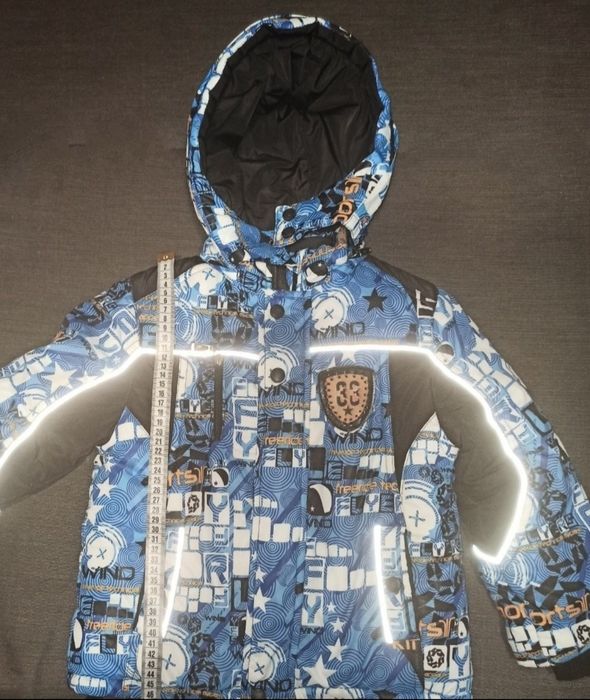 Продам куртку на мальчика