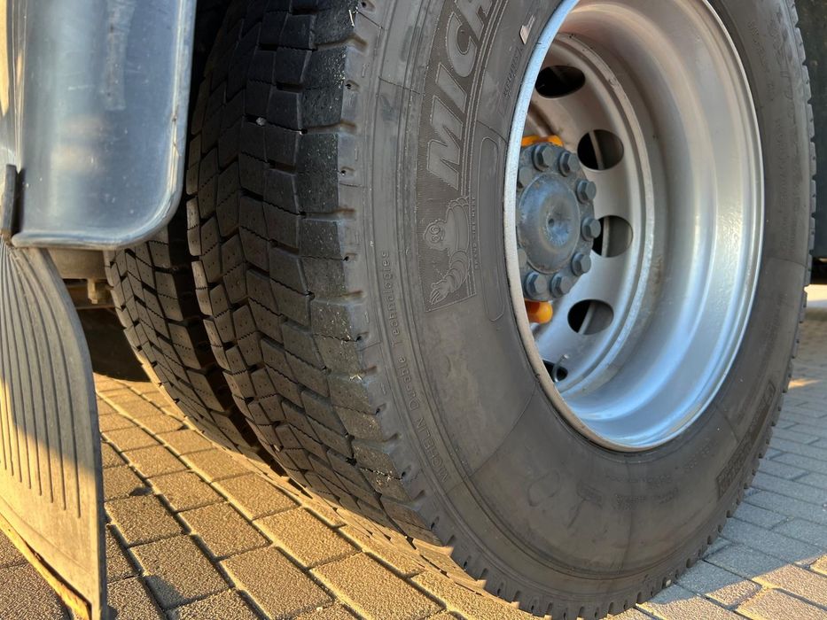 Mercedes Axor 1823 automat klima winda stare tacho izoterma koffer 7,2 m
