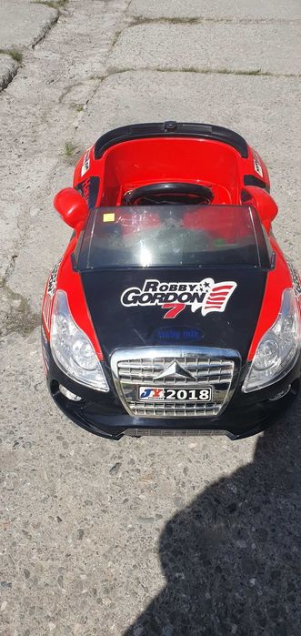 Auto na akumulator na pilota
