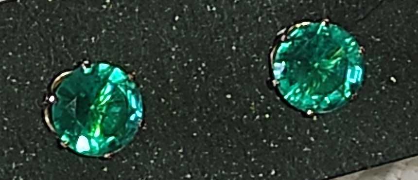 kolczyki, sztyfty w kolorze szmaragdu