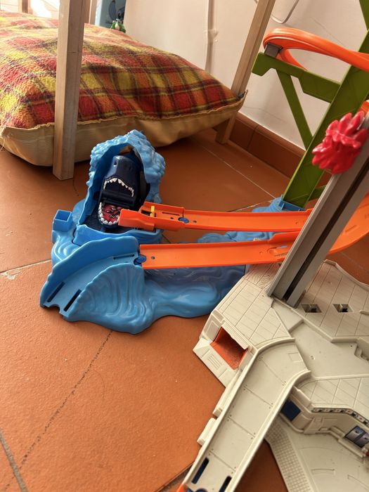 Mega Garagem Hot Wheels