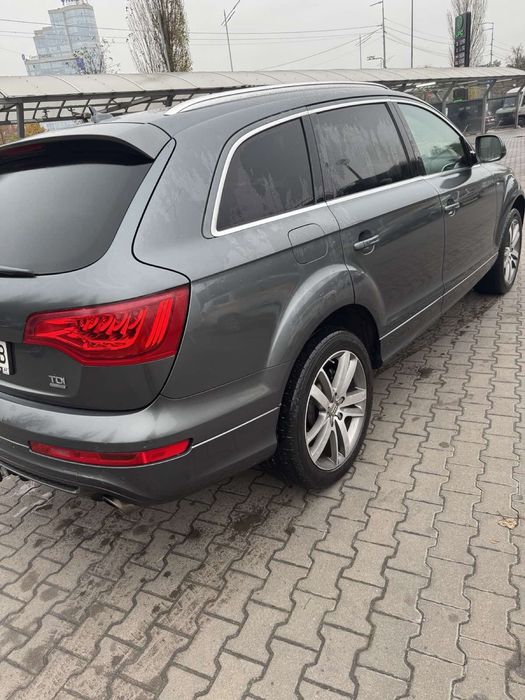 Audi Q7 S-line продається