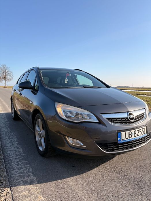 Opel Astra J 2012