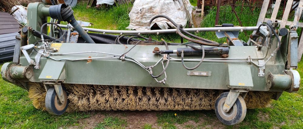 szczotka myjka powierzchni drogi unimog ducker 2400