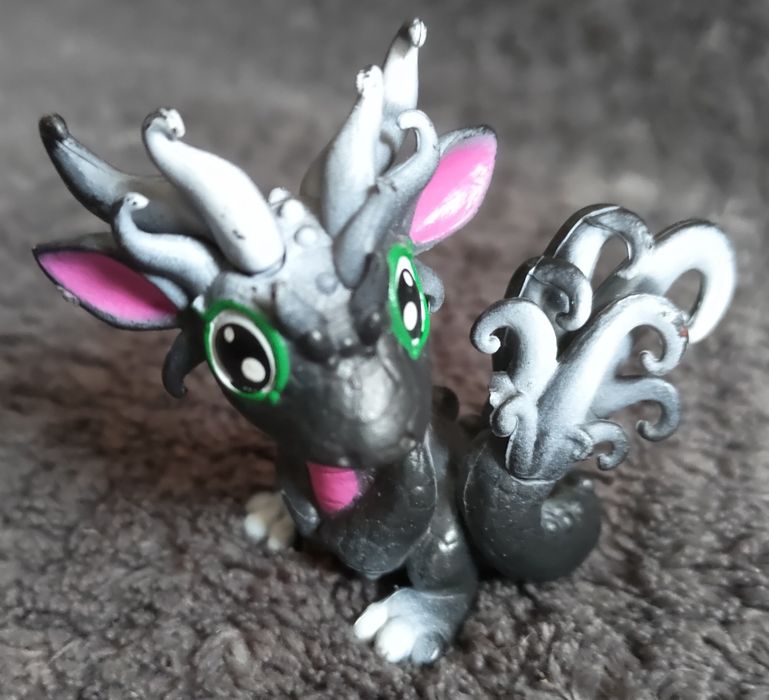 Figurka dinozaur / smok