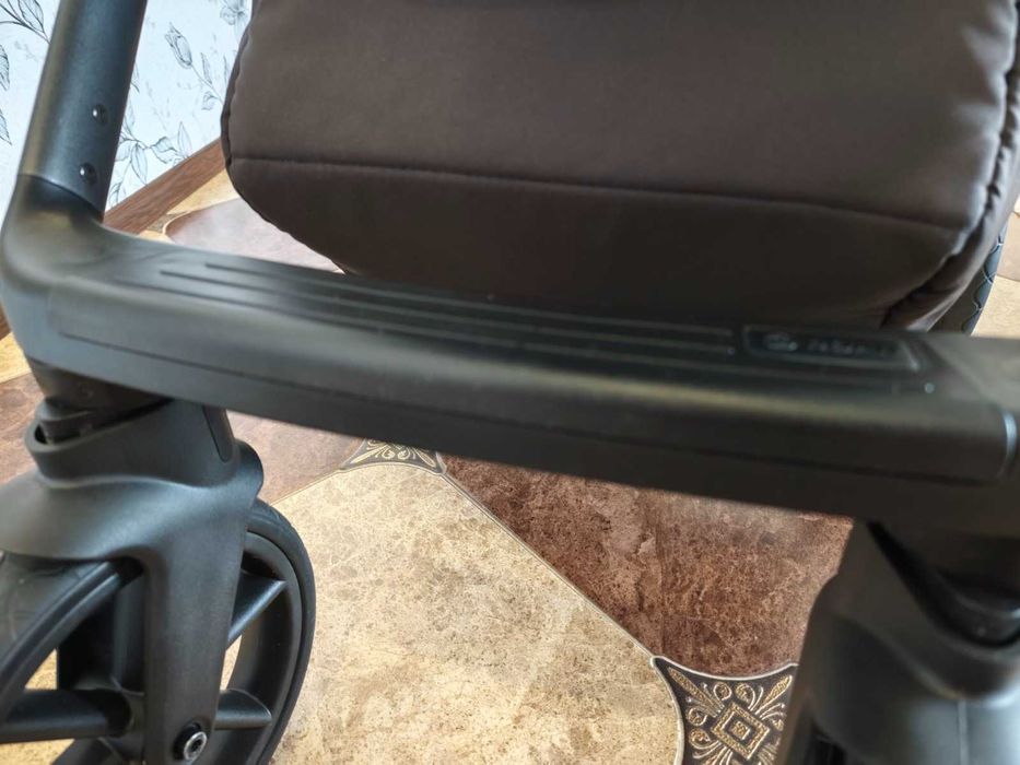 Коляска Roan Bass Next універсальна 2 в 1