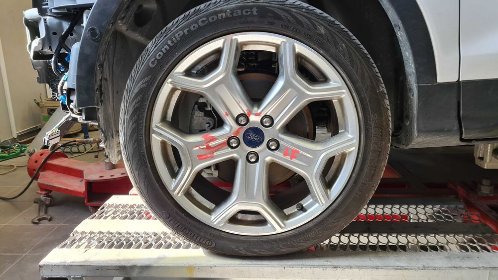Диски Ford оригінал R19 стан нових 5*108 8J DIA 63,4 ET52,5