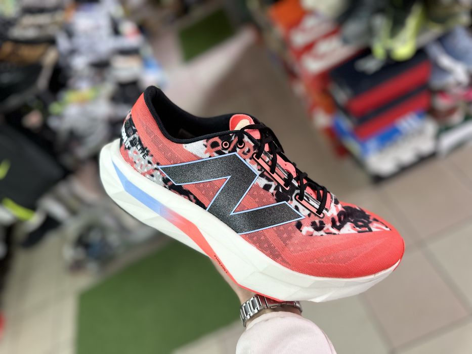 Бігові шосейні кросівки New balance Elite V4 Super Comp ( РОЗМІР 47 )