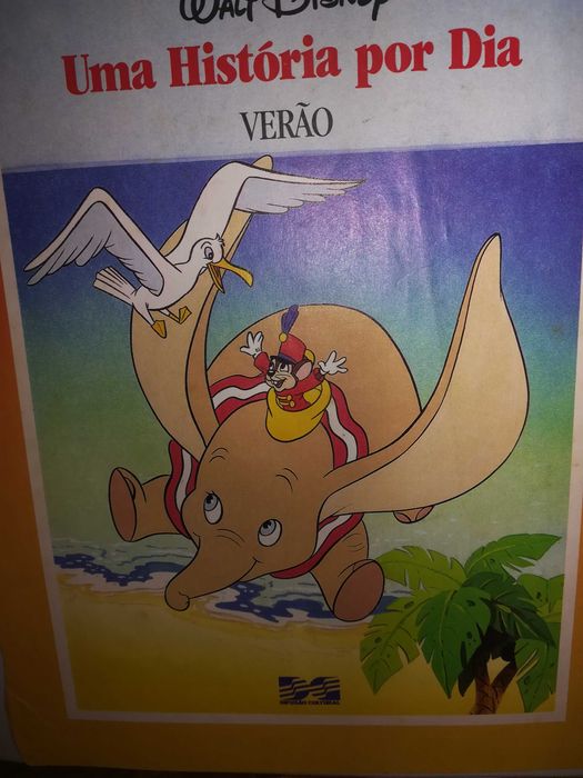 Livros Disney - Uma historia por dia com as cassetes completas