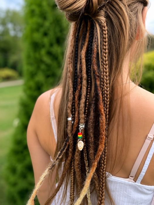 Dready, dredy, dredy na gumce, boho style