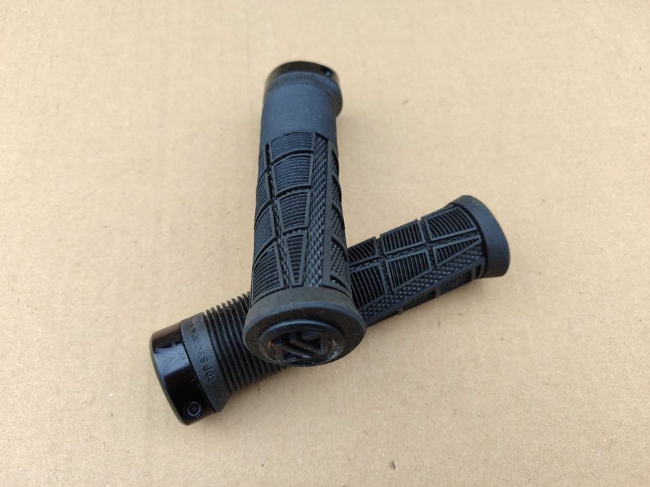 Chwyty Acid Disrupt Idealny Stan 135mm Chwyty Na Imbus