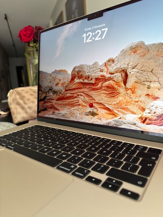 MacBook Air M4/16 GB/256 GB NOWY + Macic mouse + przejściówka USB/USBc ...