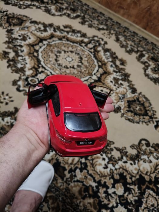 Іграшкова машинка BMW X6 (металева)