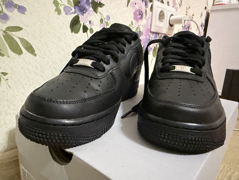 Nike Air Force 1 '07 26,5 см