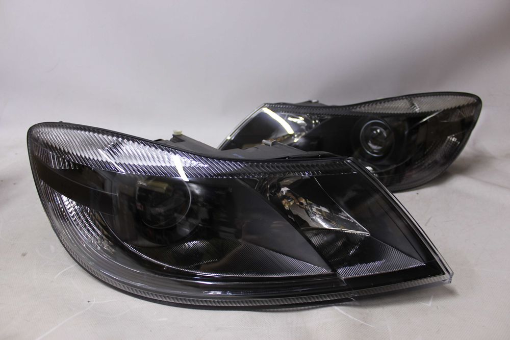 Lampy przednie przód SKODA OCTAVIA 2 II 09-12 LIFT H7 Soczewka BLACK
