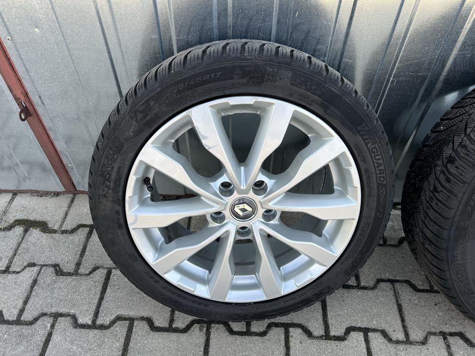 Koła zimowe 225/45R17 5x114.3 66,1 ET43 Renault