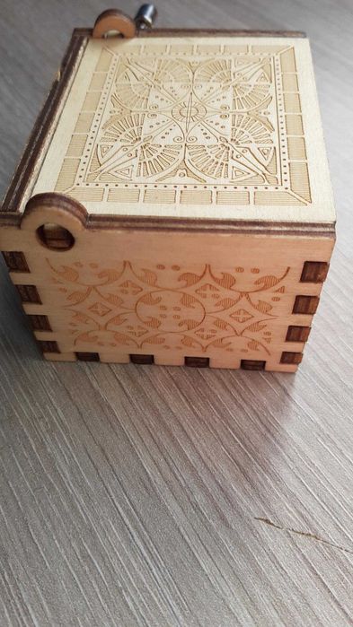 Caixa de música Elvis Can't help falling in love coração NOVO Valentim