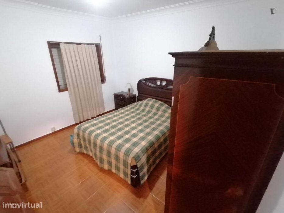 Quarto - localizado em Matosinhos