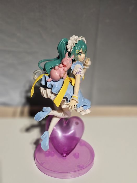 Без вушок і коробки. Колекційна аніме-фігурка Taito Miku Hatsune × Rod