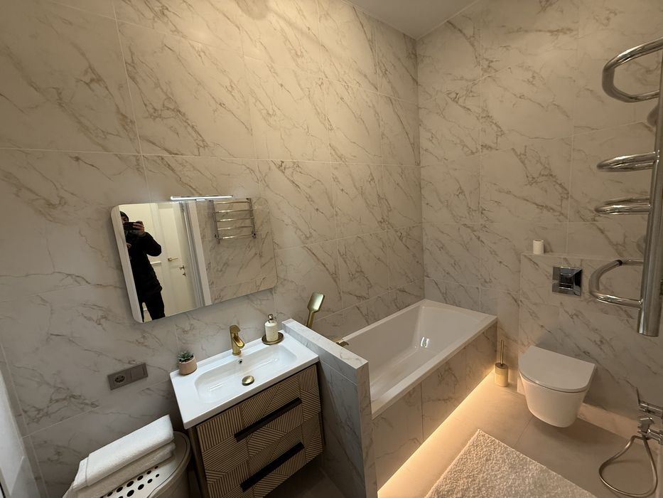 Двухкомнатная квартира с новым ремонтом в ЖК Ривьера.75 метров.