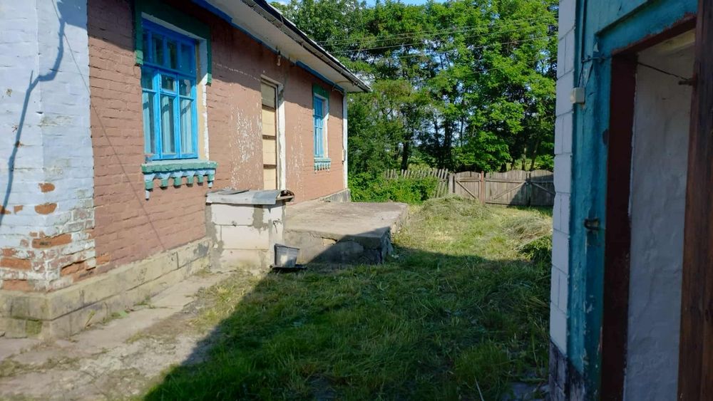 Продаж будинку у тихому місці