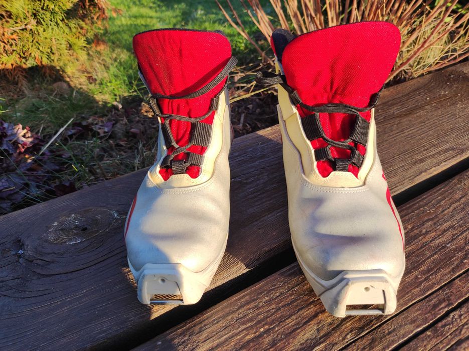 Buty do nart biegowych biegówki HARTJES roz 38 wkł 24 cm