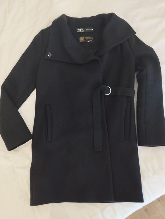 Sobretudo preto em lã Zara