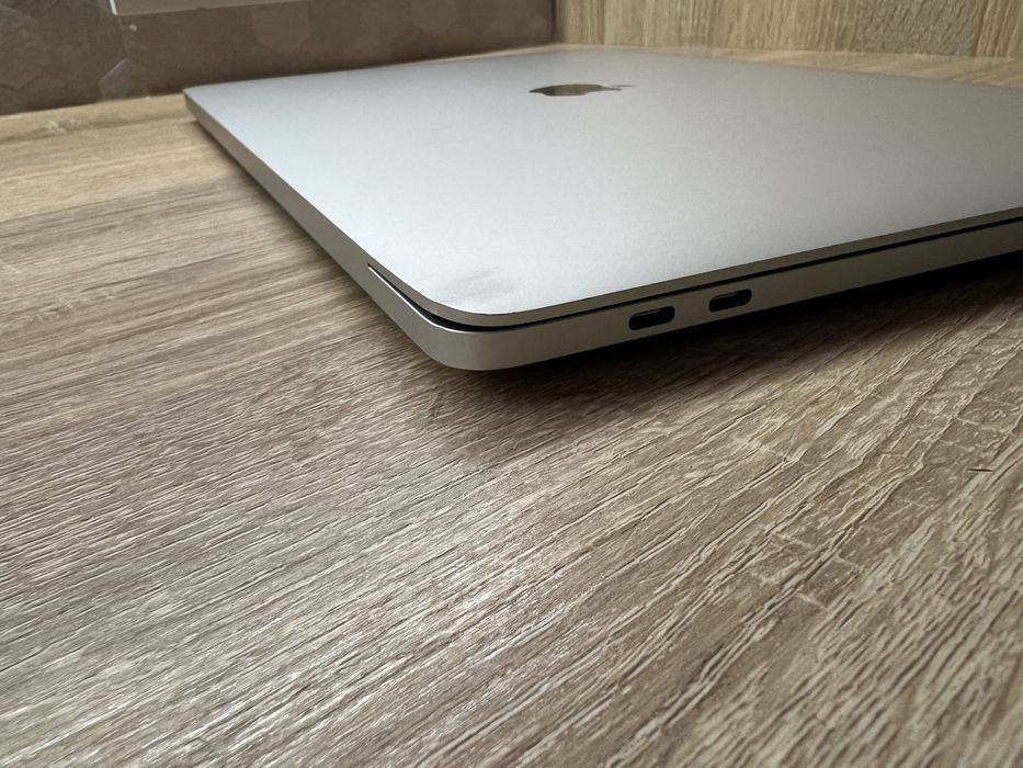 MacBook Pro 16' 2019 A2141 /i9 8-Core/16Gb RAM/1TB SSD/8Gb GPU/ MDM