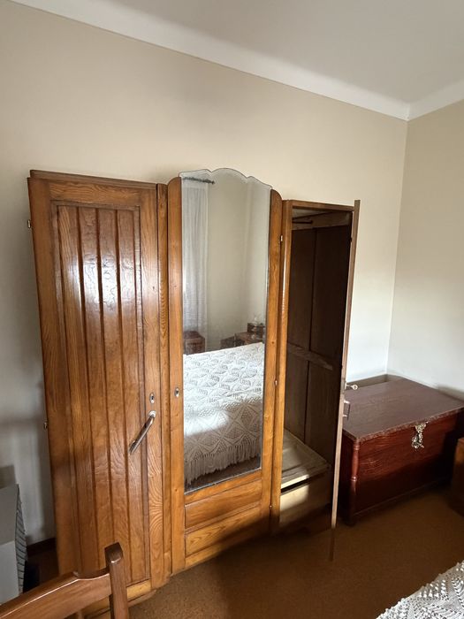 Quarto completo em madeira