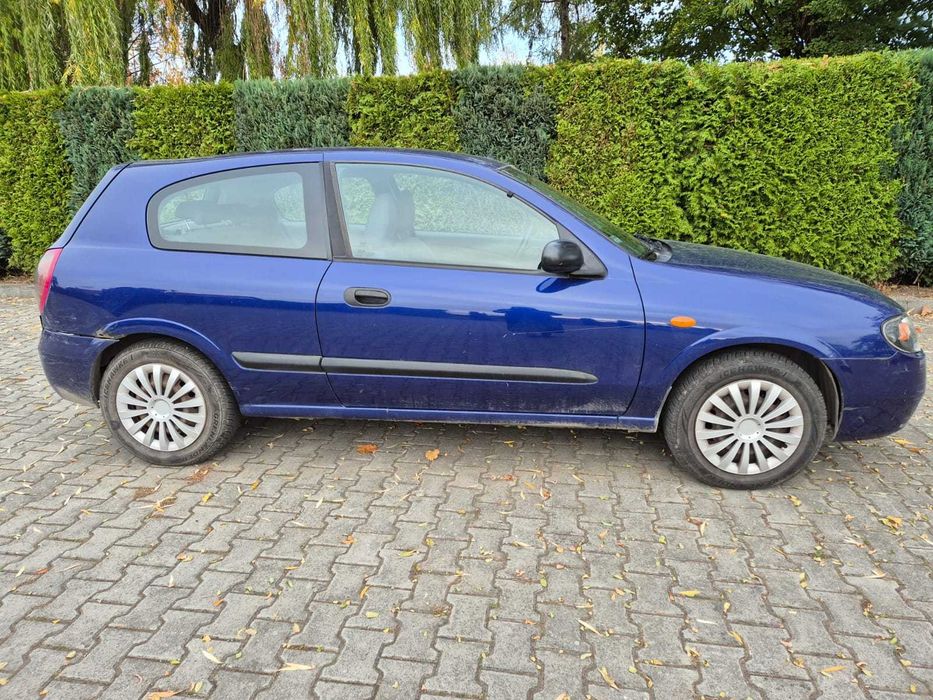 Nissan Almera