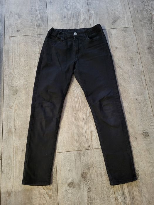 Czarne spodnie dżinsowe H&M
