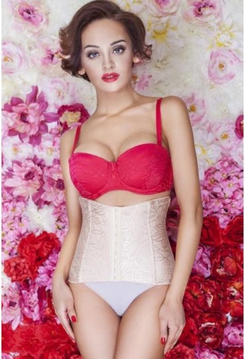 Утагуючий, моделюючий корсет