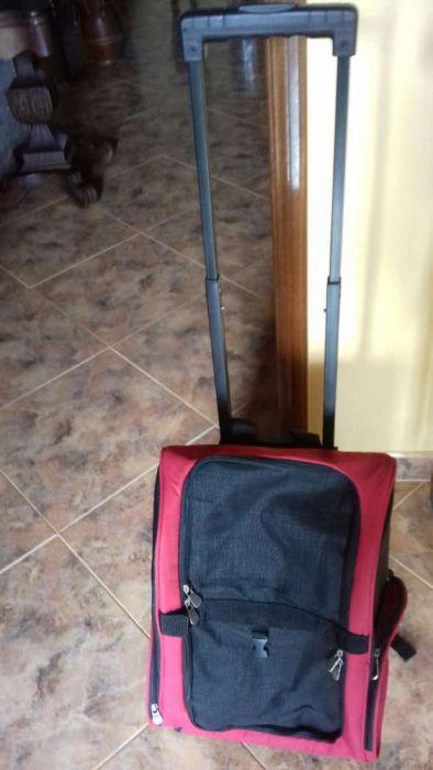 Mochila para transporte de animais com trolei rodinhas.