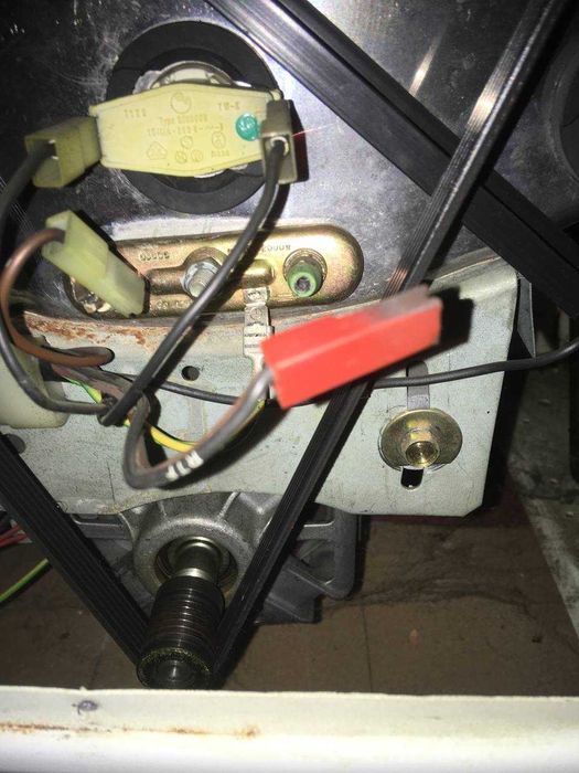 продам стиралку ИНДЕЗИТ WGD 1236 TX R