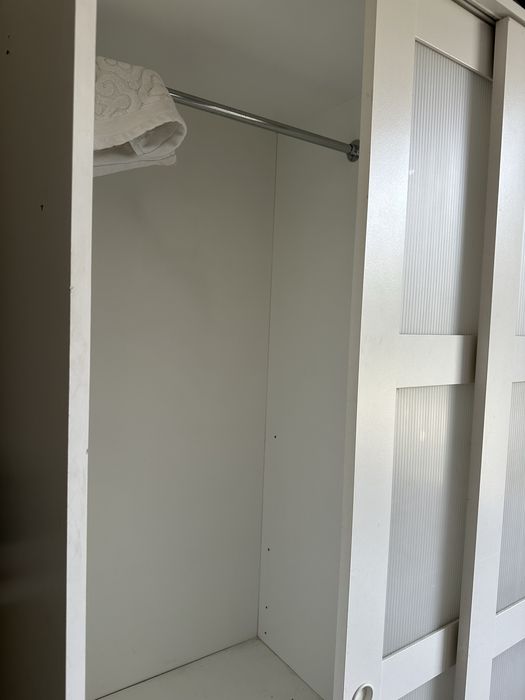 Szafa ikea biala przesuwne drzwi